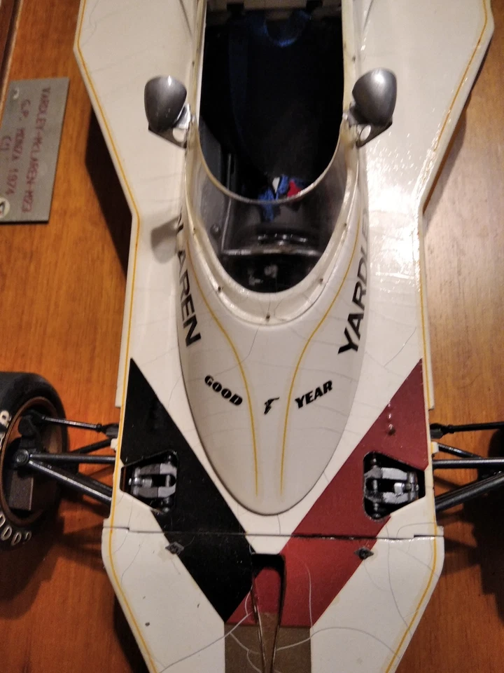 TAMIYA 1/12- YARDLEY MC LAREN M23-VERNICE E RETROTRENO NON PERFETTI (RIPARABILI) - Immagine 3 di 4