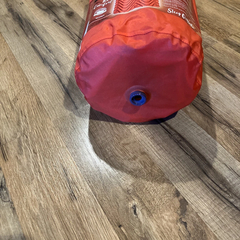 Almohadilla para dormir inflable doble V aislada KLYMIT | Gruesa, ligera, fácil... Foto 4 de 4