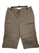 EUC Gloria Vanderbilt Olive Green Bermuda Shorts w/ Pockets - Women's Size 14