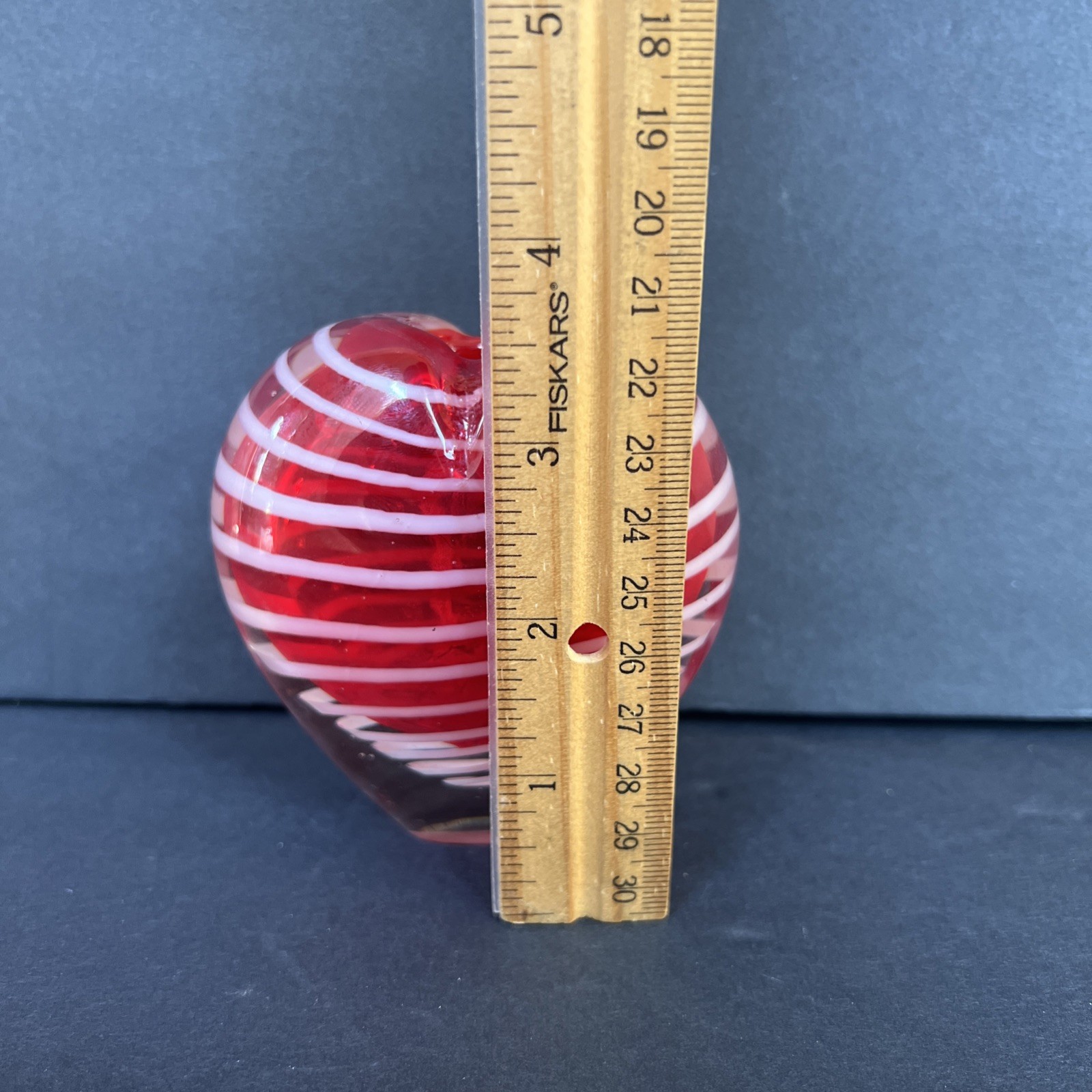 Murano Style Red & White Striped Art Glass Heart Bud Vase Paperweight 3.5” EUC