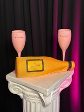Veuve Clicquot Champagne Flutes Set of 2 w/ Branded Carry Case Barware Gift Set