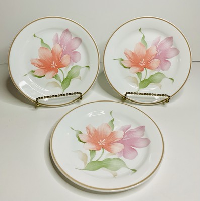 3 Corelle ''Pacifica'' 7.25 Inch Salad/Desert/Bread Plates.  Lovely!