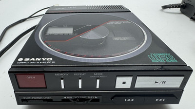 Rare Vintage SANYO CP 10 Compact Disc CD Player Black Japan 1986