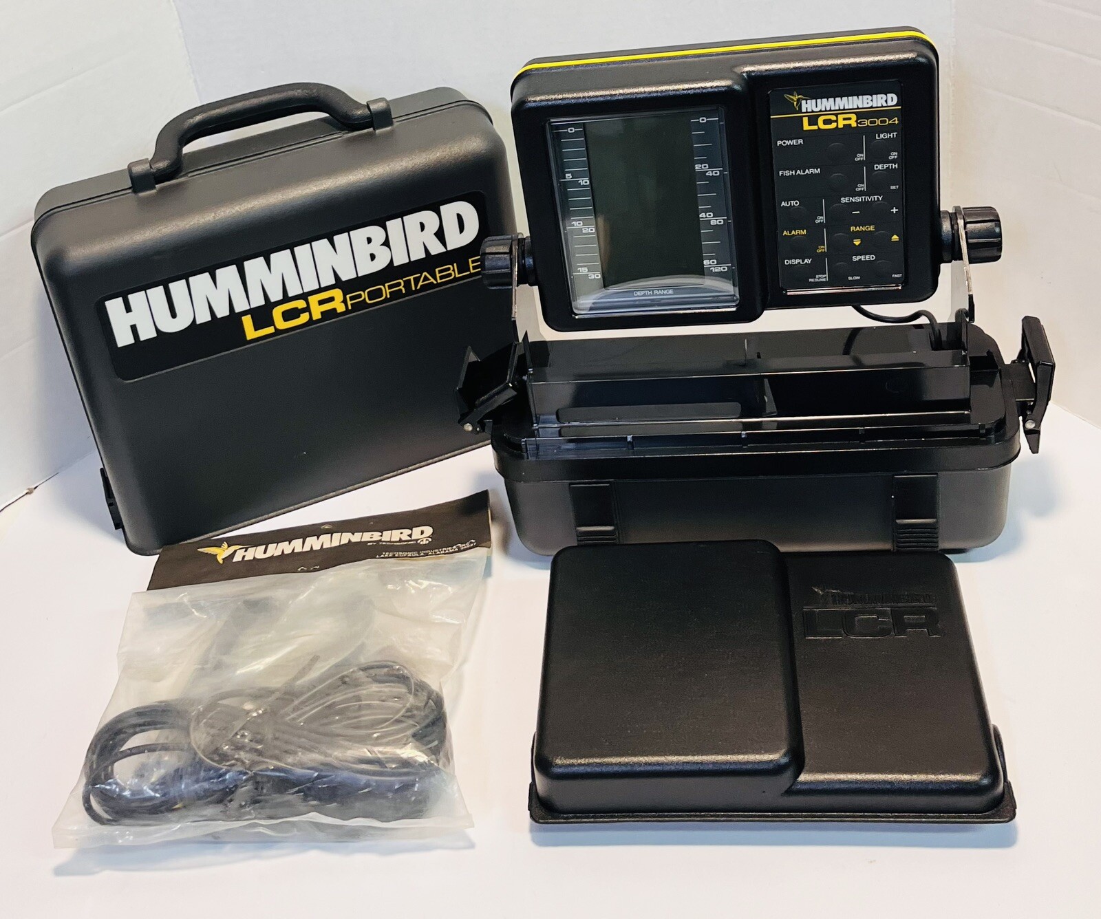 HUMMINGBIRD LCR 3004 Portable Fish Finder LCR3004 W/T Case & Extra