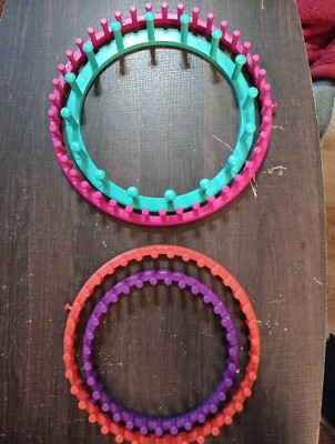 Boye Round Loom Set 4 Looms Plastic Makes Hats Booties Scarves