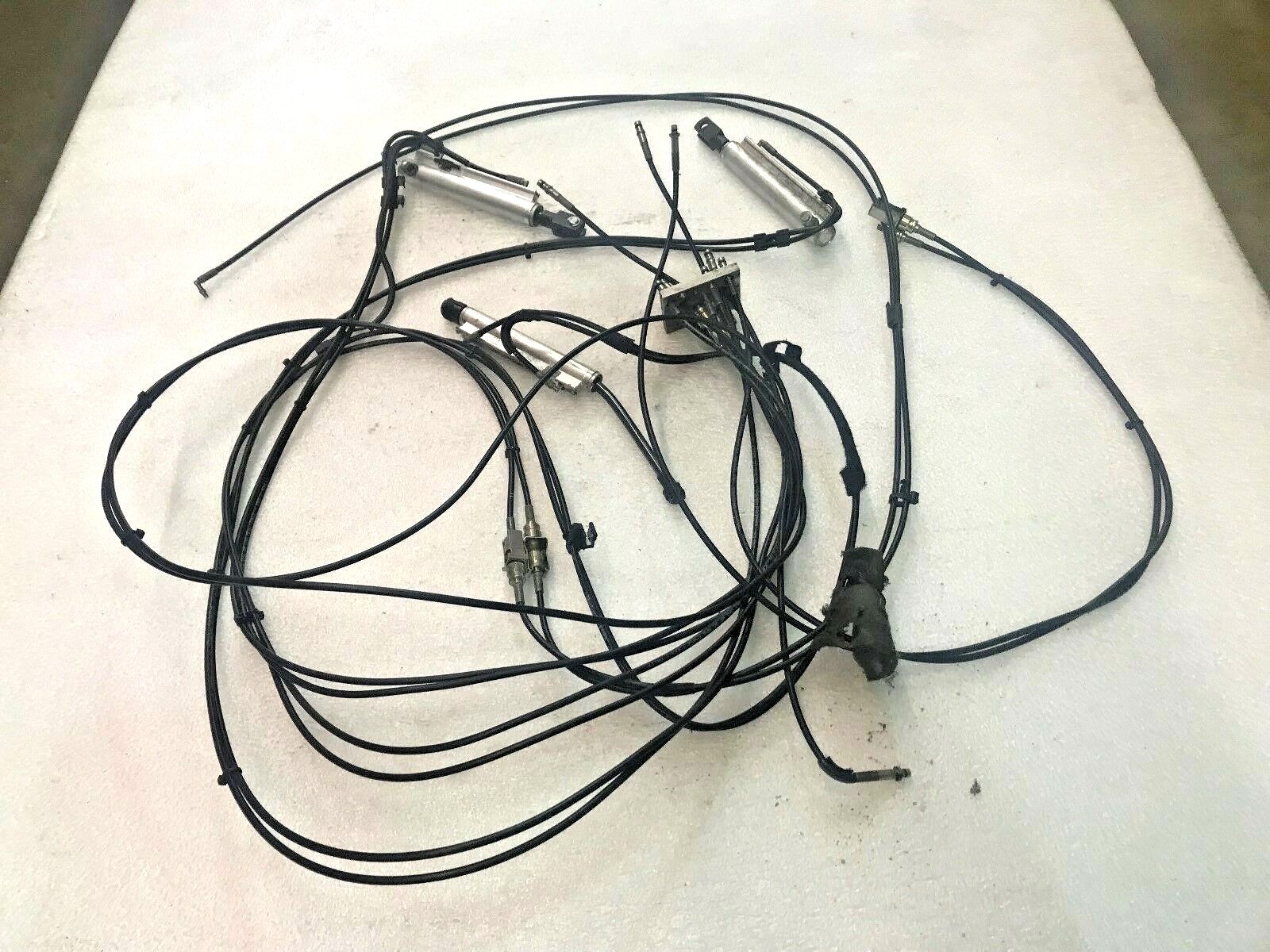 LAMBORGHINI GALLARDO SPYDER HYDRAULIC UNIT SOFT TOP LINES AND OIL SHOCKS OEM