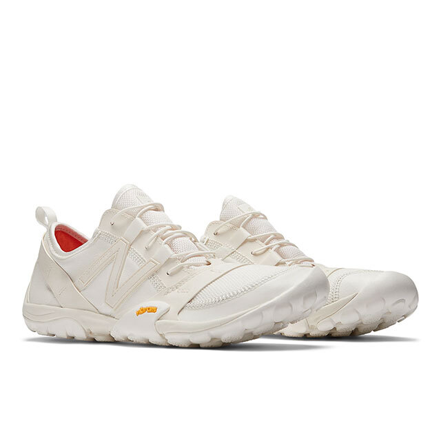 ISSEY MIYAKE × NewBalance MT10O IY The Issey Miyake x New Balance MT10O is for elevated