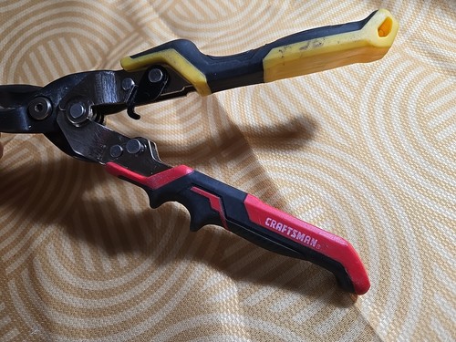 LOT OF 5 PRE-OWNED CRASFTMAN PROFESSIONAL TOOLS USA MADE SNIPS, PLIERS, ROBOGRIP - Picture 10 of 23