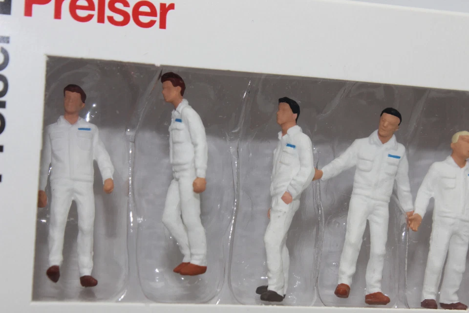 Preiser 68212 White 6 Figures Workers 1:50 Figures New in Original Packaging - Image 4 of 4