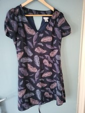 Ultra Pink Size M Medium Blue Feather Print Short Sleeve Dress (723/29/v)
