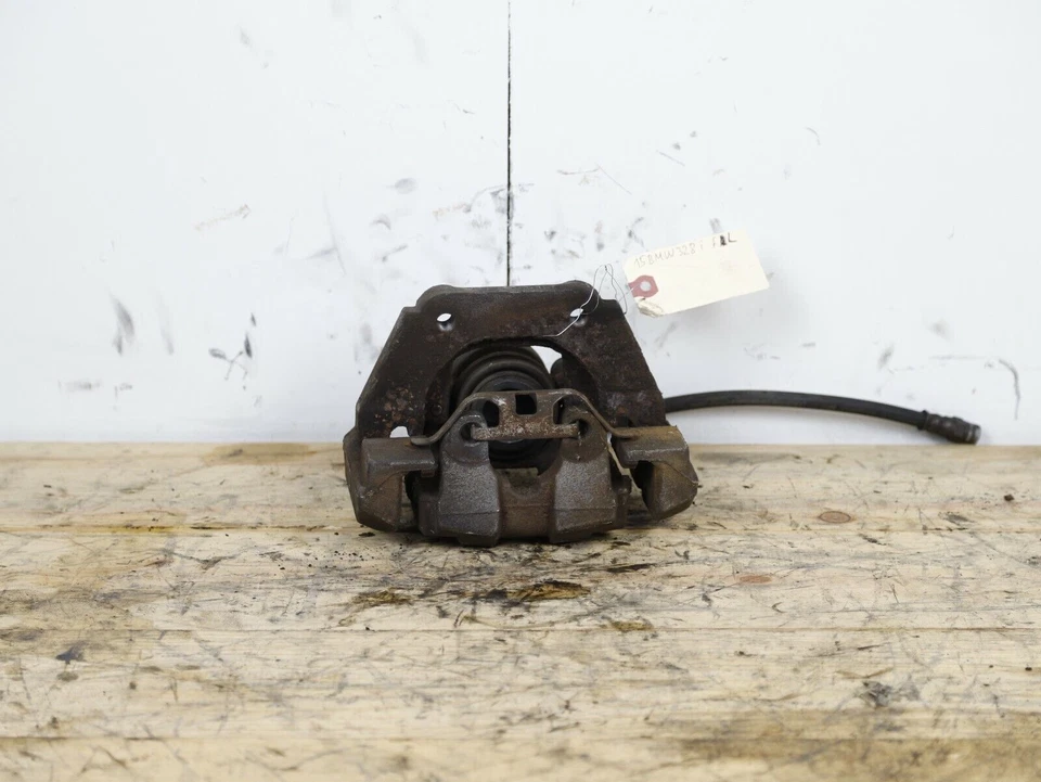 BMW 328I F30 2012-2016 sedán AWD pinza de freno delantera izquierda lado del conductor Bosch OEM Foto 2 de 3