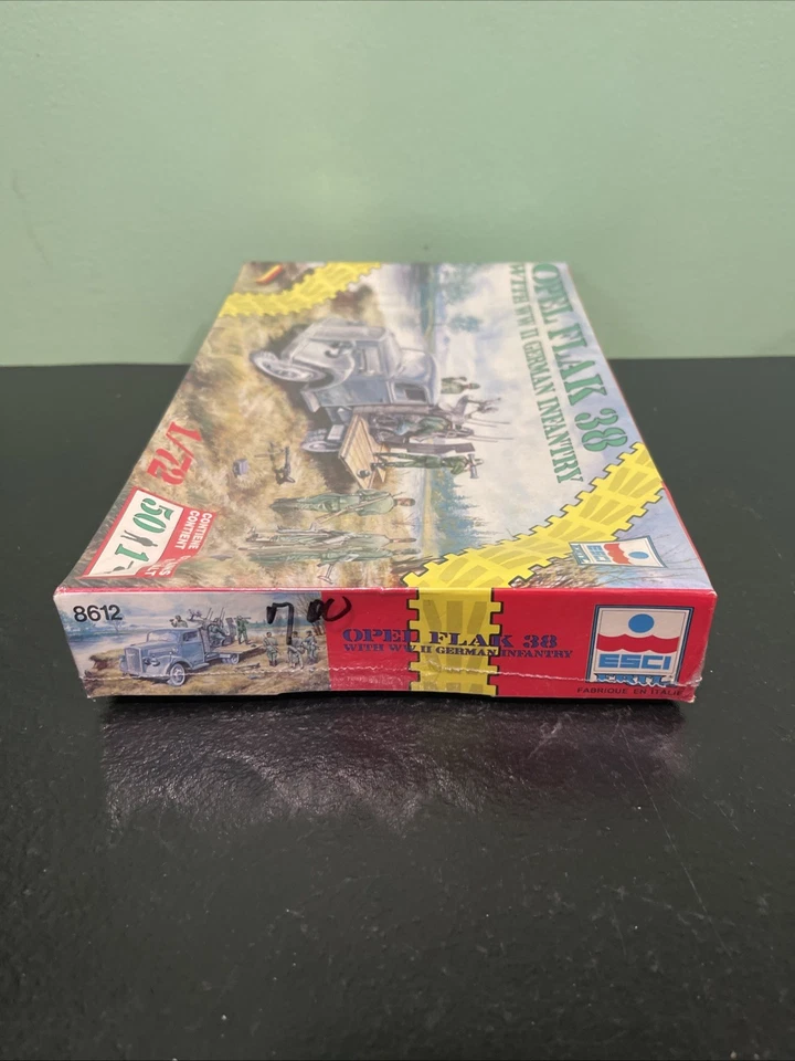 Opel FLAK 38 With WW II German Infantry 1/72 Scale Model Kit ESCI 8612 - Image 3 of 4