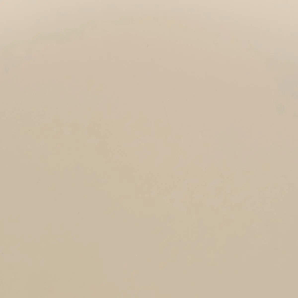 Table d'appoint Kobu beige pour optimiser les petits espaces du salon - 4