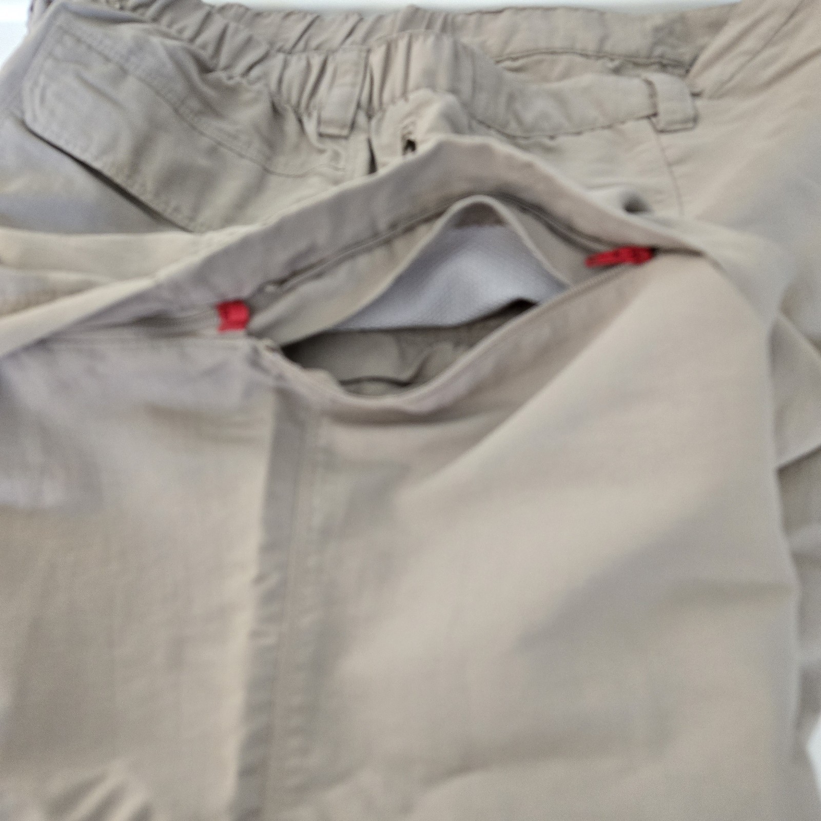 The North Face Convertible Hiking Pants Mens XL Zip Off Khaki Beige Small Flaw thumbnail 14