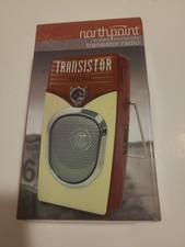 Classic Collection NORTHPOINT 1960 Retro Style AM/FM Transistor Radio w/STAND.