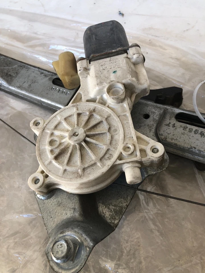 2008 - 2012 CHEVROLET MALIBU Rear Door Window Regulator w/ Motor Driver Left OEM - Image 2 of 4