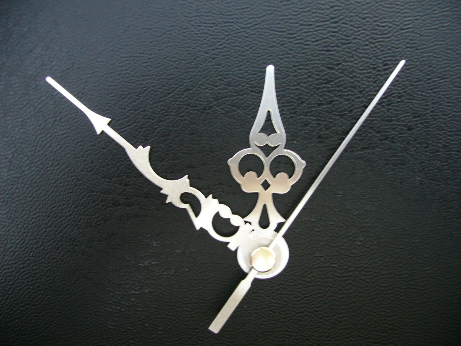 CLOCK MECHANISM QUARTZ EXTRA LONG SPINDLE. 76mm SILVER HANDS eBay
