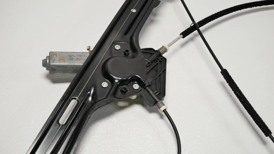 Controlador de ventana lateral izquierdo conductor delantero actuador motor de pista accionamiento OEM BMW F15 Foto 3 de 4