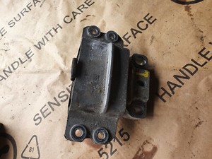 VW Golf V 1K/1K9,Jetta 1KM 1,9 TDI 77KW/PS Getriebehalter Links 3C0199555Q