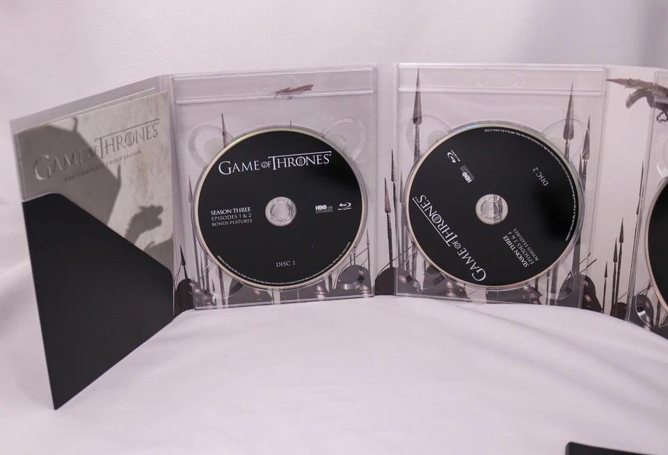 NEW Game of Thrones: Season 3 w/ Bonus Disc & Slipcover (Bluray + DVD + Digital) - Image 3 of 4