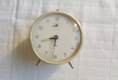 Vintage Wecker Japy cremeweiß Standfuß - funktionsfähig - guter Zustand