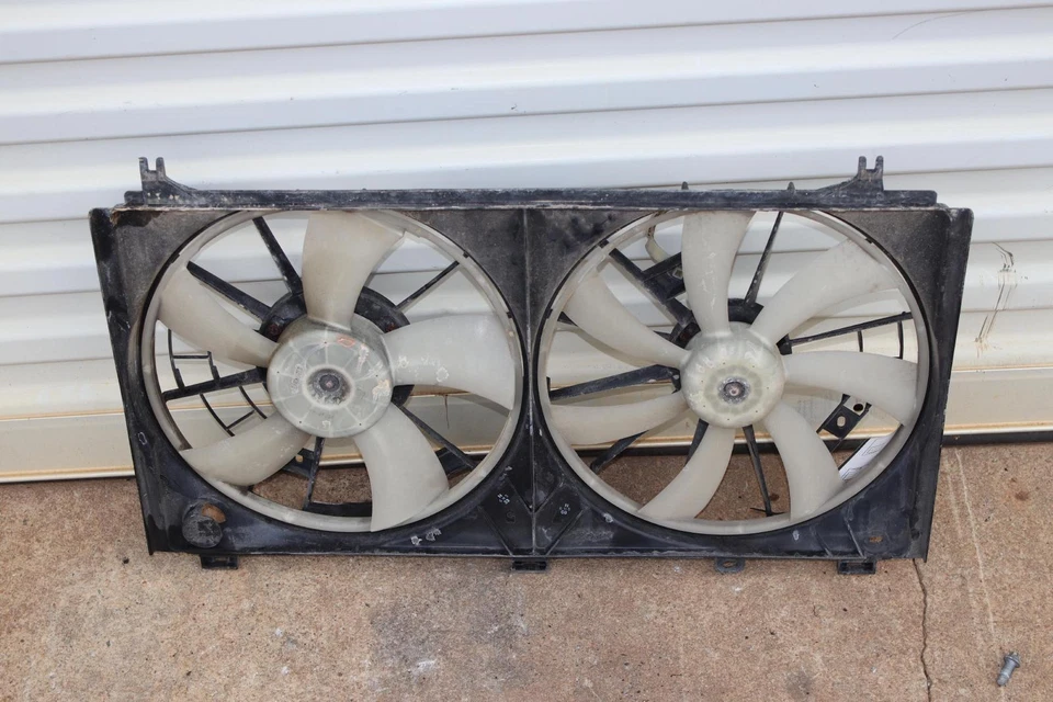 LEXUS IS350 2006-2008 3,5 L RADIADOR DOBLE VENTILADOR DE REFRIGERACIÓN MONTAJE MOTOR OEM Foto 2 de 3