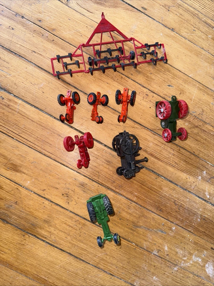 Lote Si 8 Tractores e Implementos Diecast y Plástico Ertl y Varias Marcas Completas Foto 4 de 4