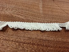 Schöne Spitze Borte Baumwolle wollweiß  Fransen 100 x 1,5 cm