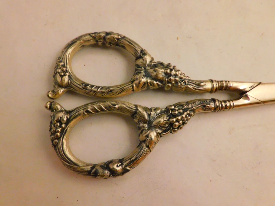 Tijeras con mango de plata esterlina Georgeous Webster uvas enredaderas Foto 3 de 4