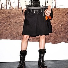 Coach Black Wool Knee Length Skirt 10 Structured Front Pleat Quiet Luxury EUC