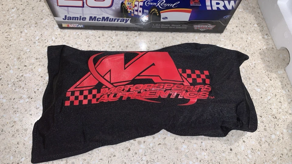 Jamie McMurray Crown Royal COT 2007 Motorsports Authentics Drivers Select 1:24 Foto 2 de 4