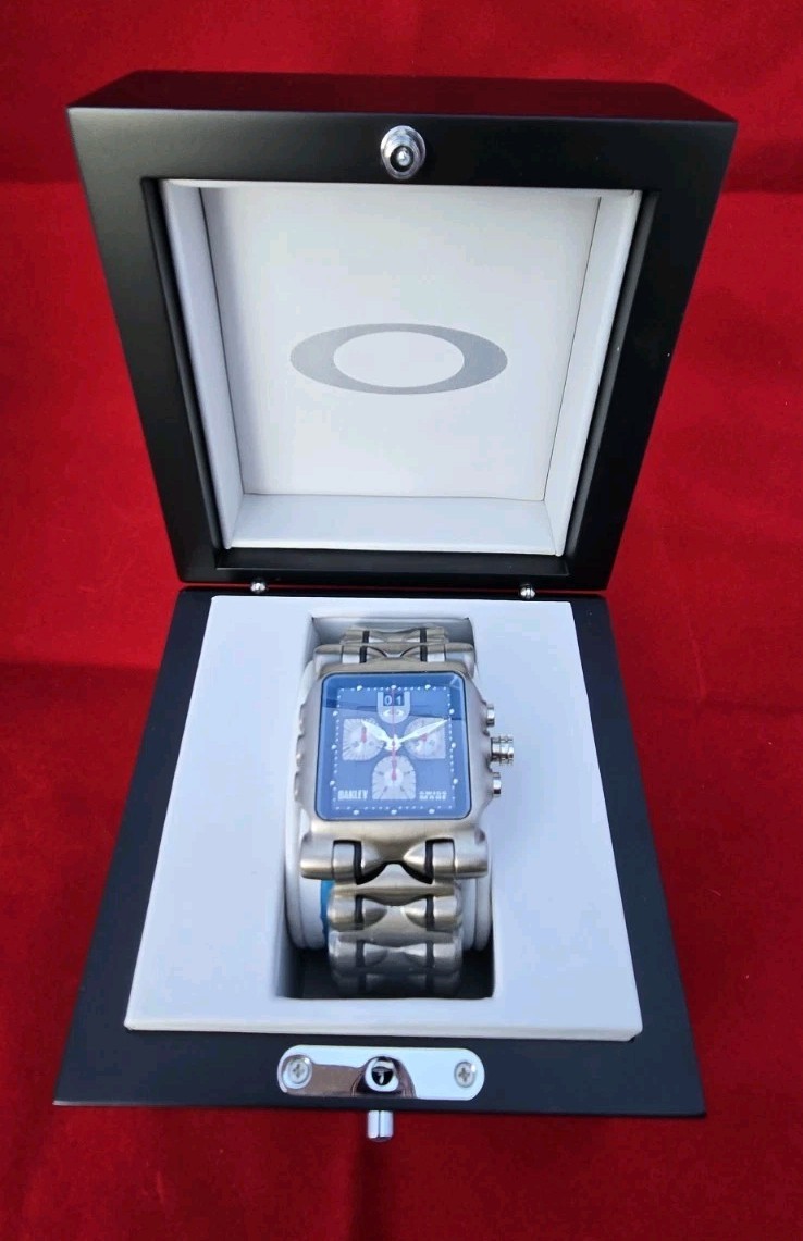 NEW Oakley Minute Machine Titanium Square Watch Black Chronograph