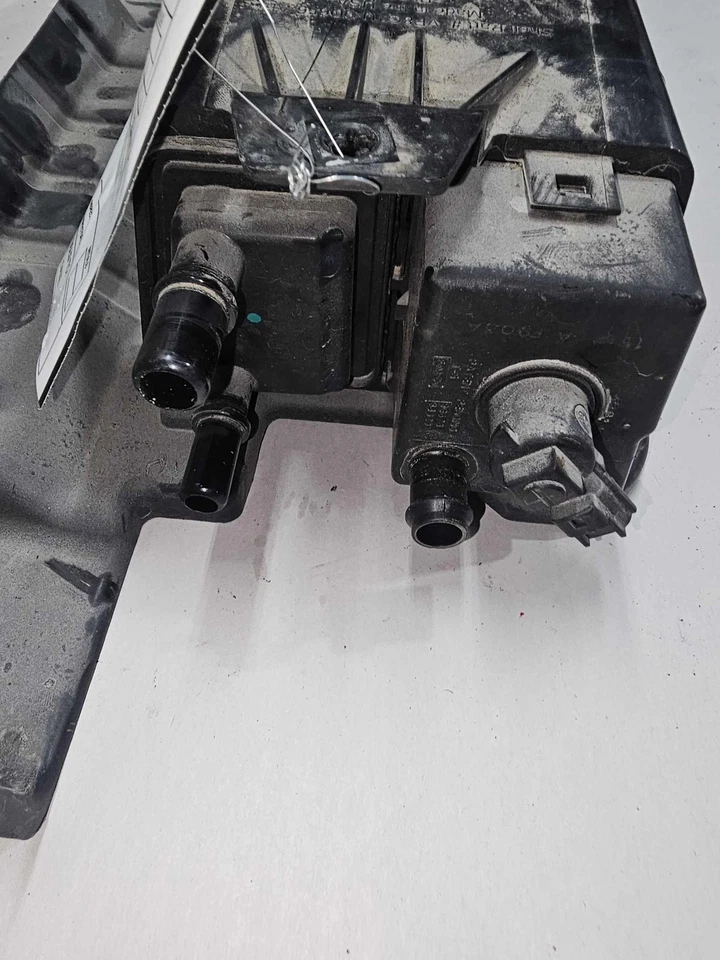 11-19 FORD EXPLORER Evaporator Canister 8G1Z-9D653-G — 第 4/4 张图片