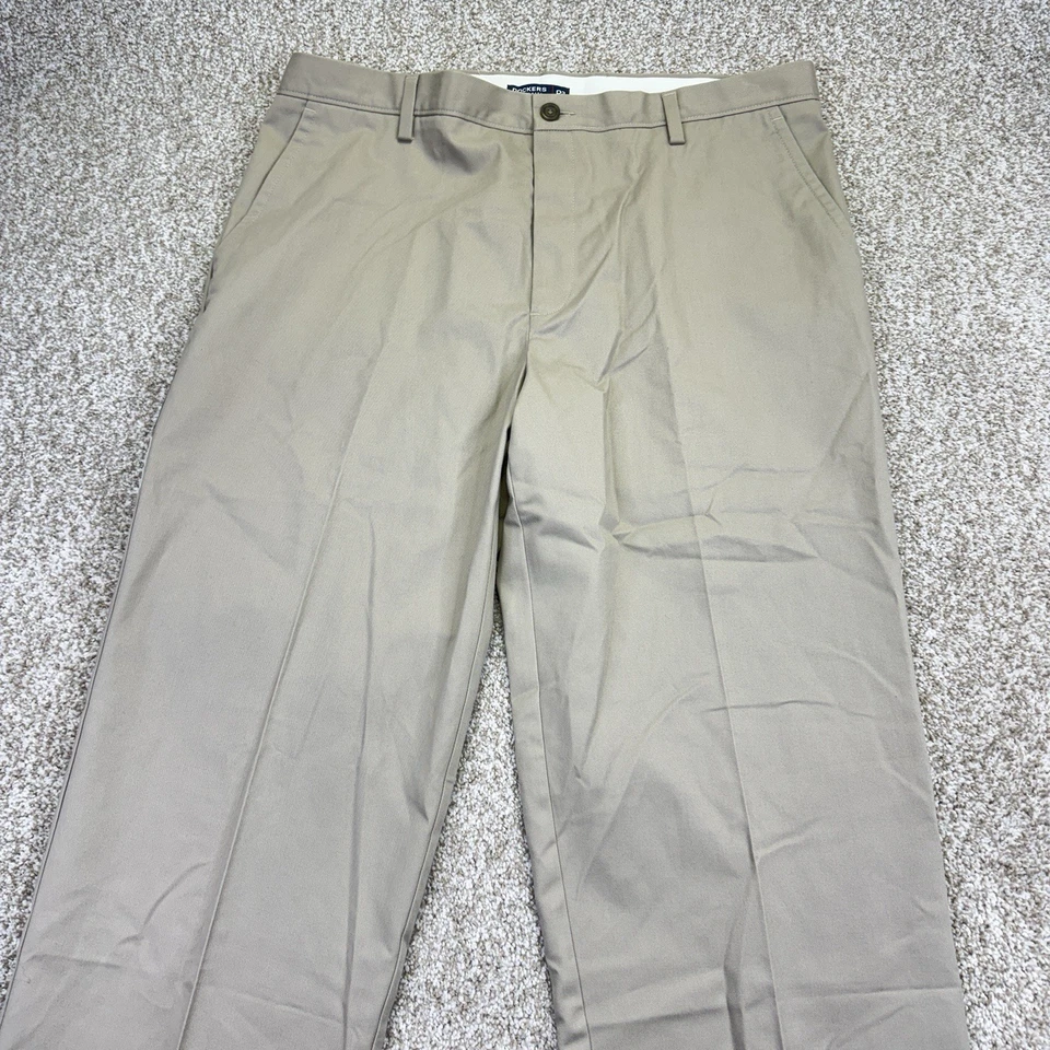 NUEVO Pantalones Dockers D3 Easy Caqui Para Hombre Talla 38x32 Beige Frente Plano Calce Clásico Foto 2 de 4
