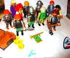 Playmobil Vintage Castle Knights & Kingdom Figures Lot of 11 Figures & Treasure