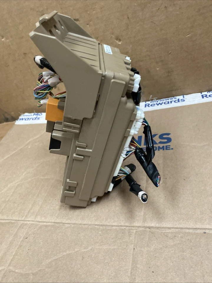 2019 Subaru Impreza Wagon Sport Interior Fuse Box 82201FL93A 0053 - Image 3 of 4