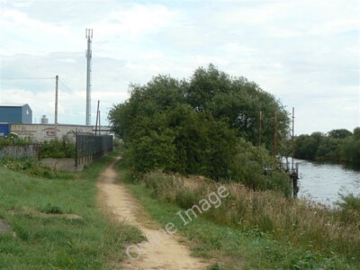 Photo 6x4 Riverside footpath Carlton/SK6041 Sandwiched between the river c2009