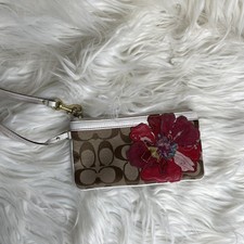 Poppy Khaki Signature C Patchwork Flower Wristlet