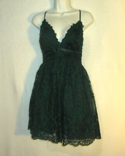 NWT! Fashion Nova - Emerald Green Lace Dress  - Size M
