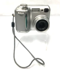Nikon COOLPIX 4300 4.0MP Digital Camera - Silver UNTESTED