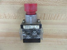 Allen Bradley 800H-BK6 Momentary Push Button 800HBK6 W/800T-XA