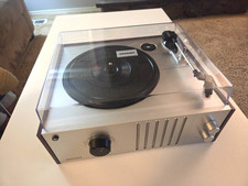 CROSLEY CR6017A-MA RECORD PLAYER 3-SPEED TURNTABLE FM RADIO AUX INPUT