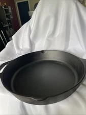 Utopia Kitchen 12inchCast Iron Frying Pan - Black