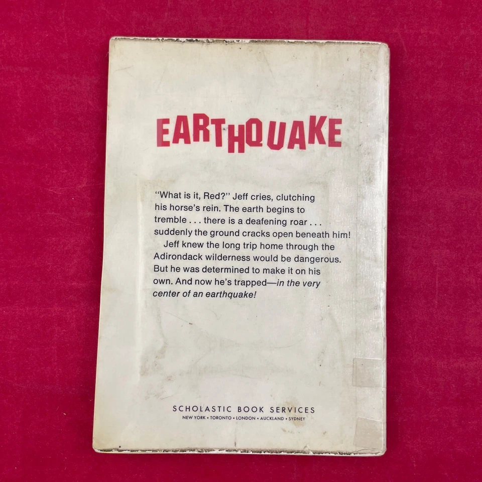 Vintage 1975 Earthquake Matt Christopher Paperback Book - Image 2 of 4