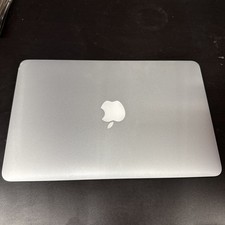 Apple MacBook Air A1465 11.6  i5 4GB 128GB OS W/Charger