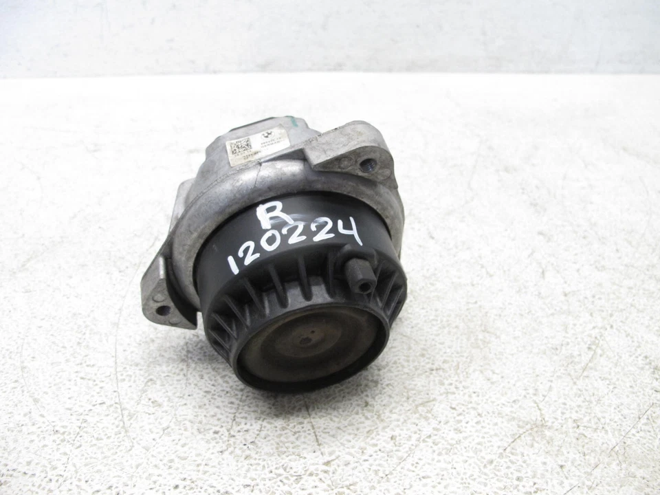 12-19 BMW F01 750i 550i GT 650i tracción trasera 4.4 motor montaje delantero derecho OEM 12022 Foto 2 de 4