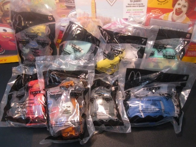 迪士尼皮克斯汽车“完整 8 件套玩具带盒”全新带包装麦当劳 2006 — 第 2/4 张图片