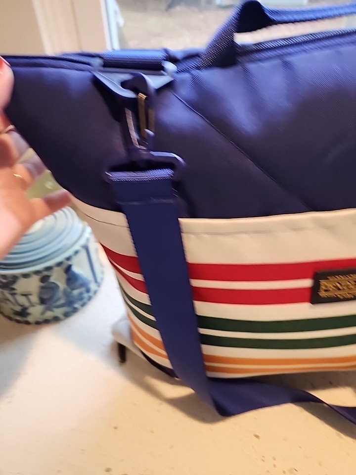 Pendleton Outdoor Packable Picnic Tailgate Blanket 60 X 72, GREAT