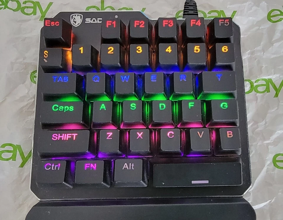 Sades Wired Gaming Keypad 1 Handed Blue Switch Mechanical Keyboard RGB Backlite - Image 3 of 4