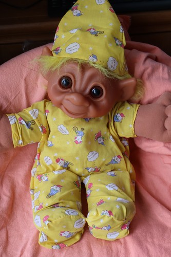 VINTAGE 1993 DAM TROLL SCHLAFENSZEIT GELBE HAARE & BRAUNE AUGEN 46CM